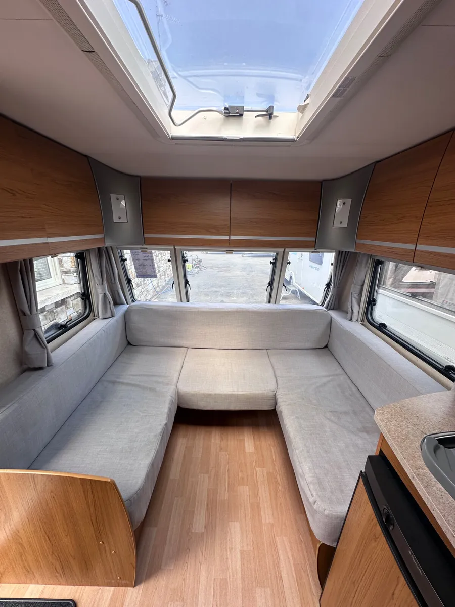 ✨2010 BAILEY PAGEANT 4 BERTH FIXED BED ✨ - Image 3