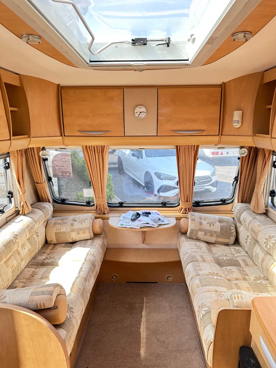 ✨STUNNING BAILEY SENATOR 4 BERTH ISLAND BED✨ - Image 4