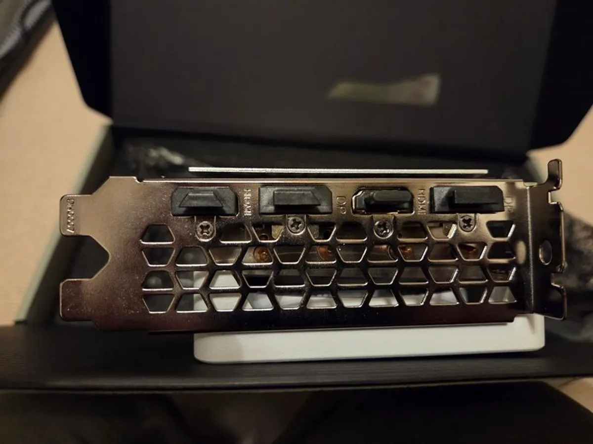 Gigabyte RTX 3070 VISION OC 8GB graphics card - Image 3