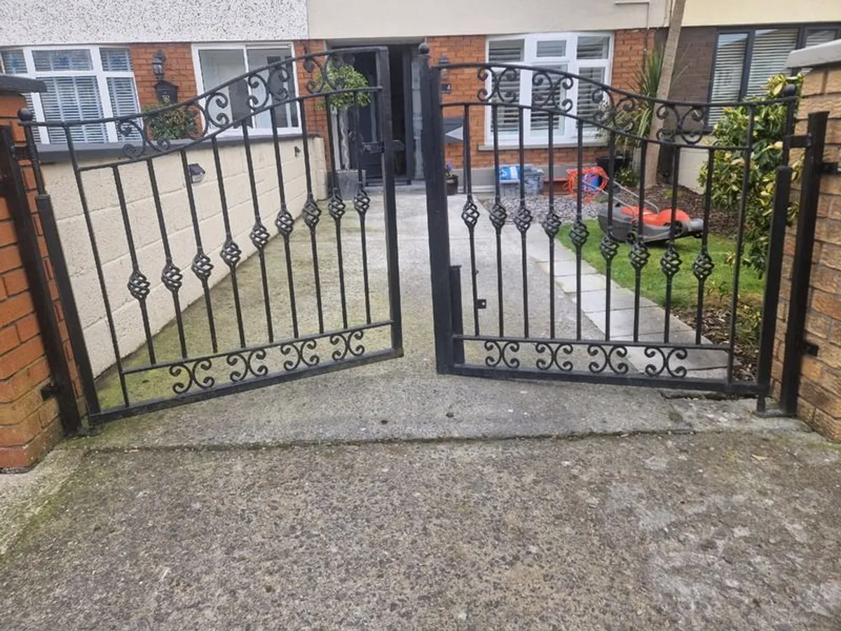 Iron gates - Image 4