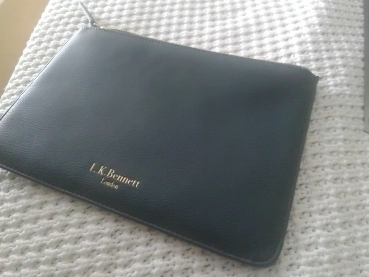 LK BENNETT DARK GREEN LEATHER POUCH NEW - Image 1