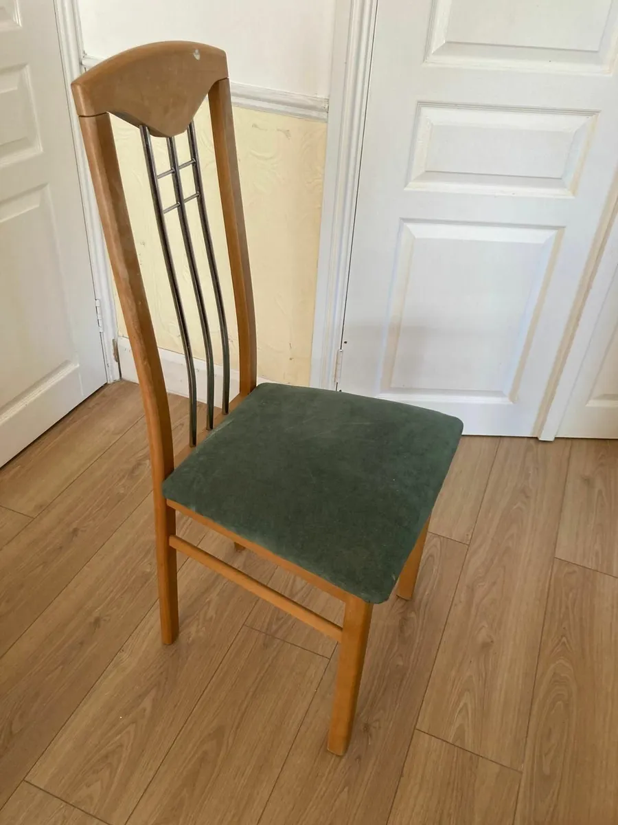 Dining Table and 4 chairs - Image 2