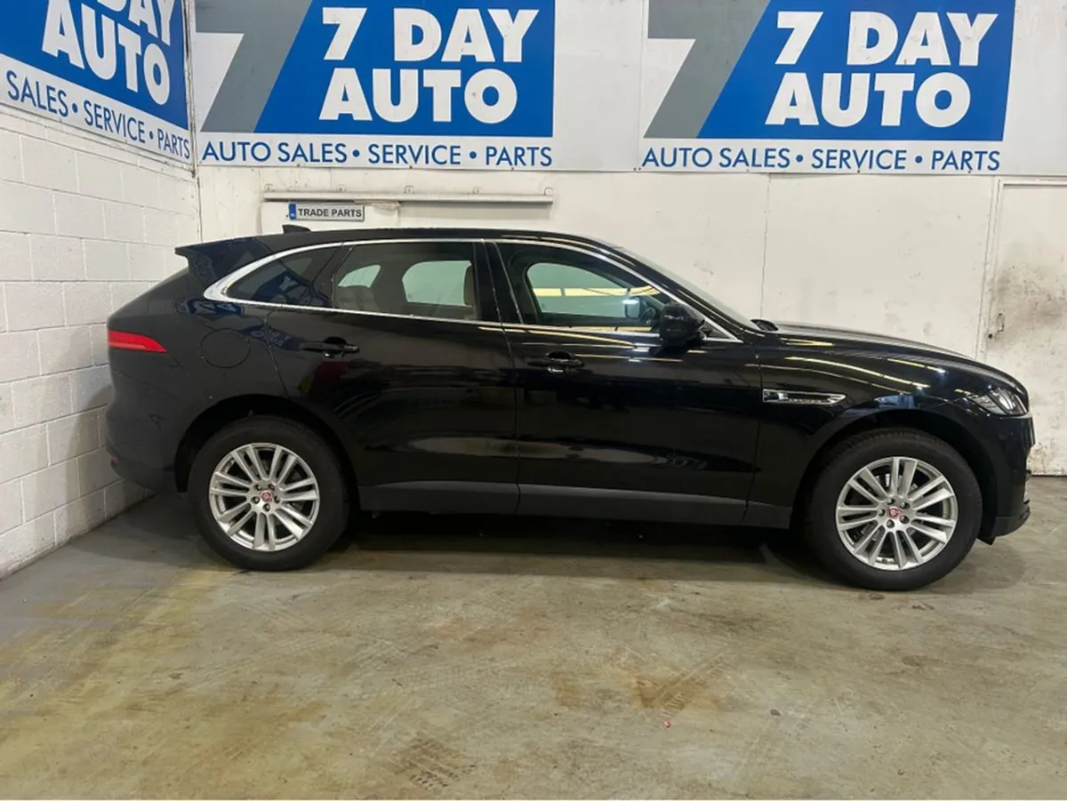Jaguar F- PACE 2.0 D RWD Prestige 5DR - Image 3