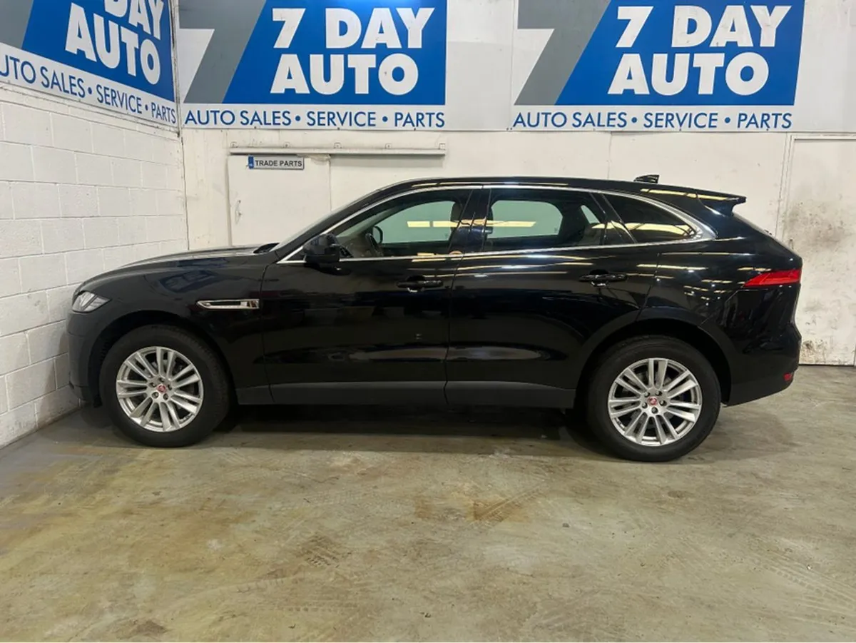 Jaguar F- PACE 2.0 D RWD Prestige 5DR - Image 4