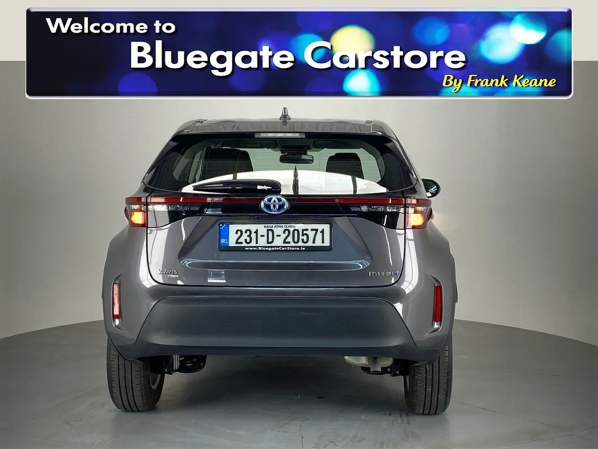 Toyota Yaris Cross CR Luna 4DR Auto multifunction - Image 3