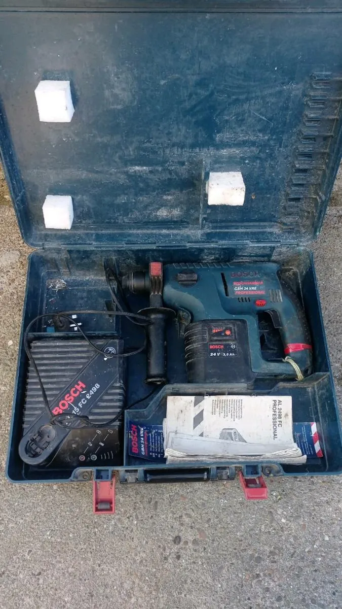 Bosch Battery Hammer Drill - Image 2