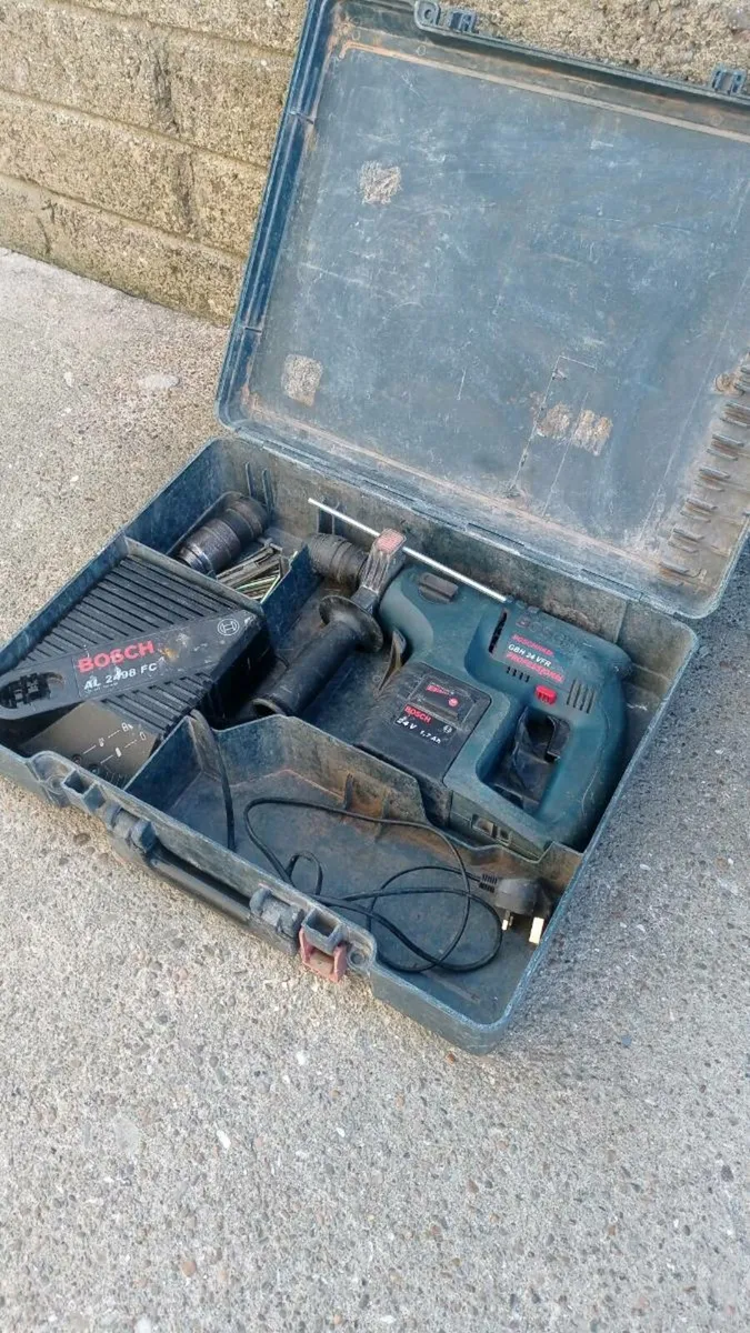 Bosch Battery Hammer Drill - Image 2