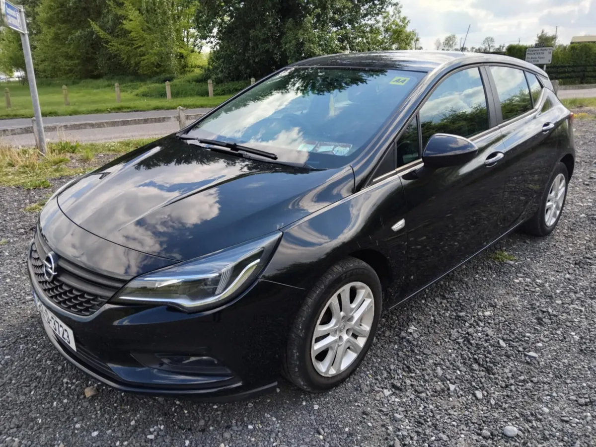 Opel Astra 2018 - Image 2