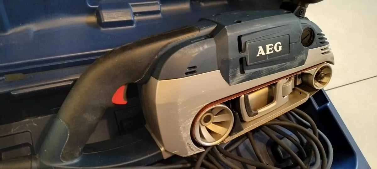 AEG HBS 1000 E Belt Sander 240v - Image 3