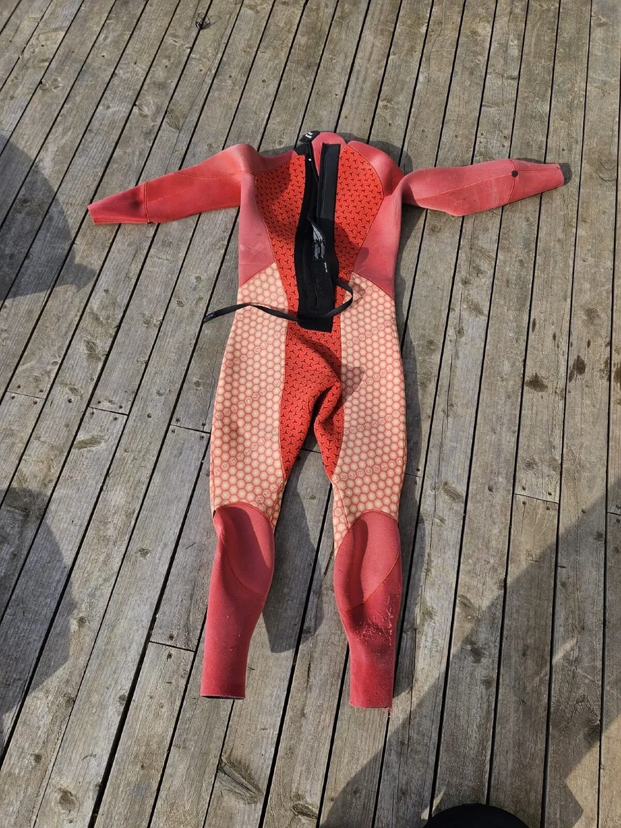 Bare 7mm reactive hood and suit, L - Image 2