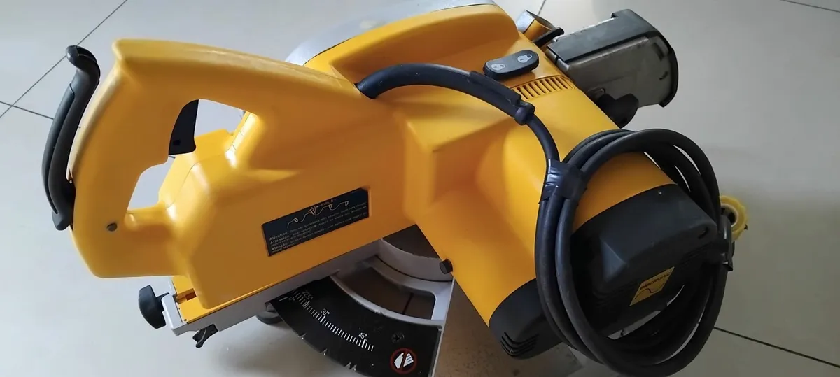 Dewalt DW701-LX 216mm Miter Saw 110v - Image 2