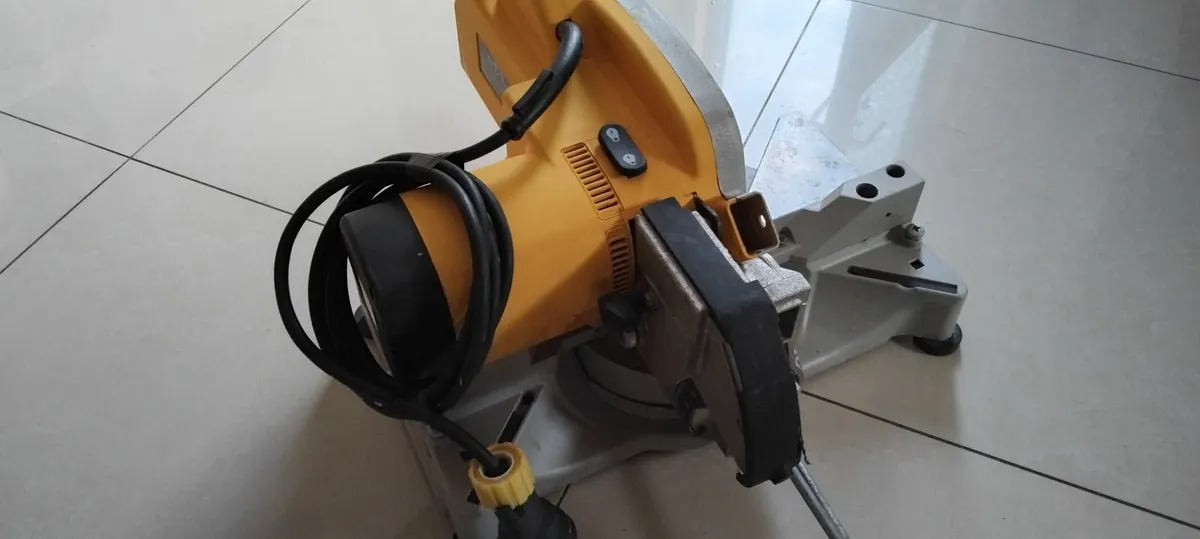 Dewalt DW701-LX 216mm Miter Saw 110v - Image 3