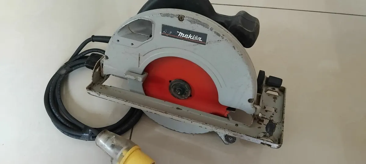 Makita 5703R 190mm Circular Saw 110v - Image 1