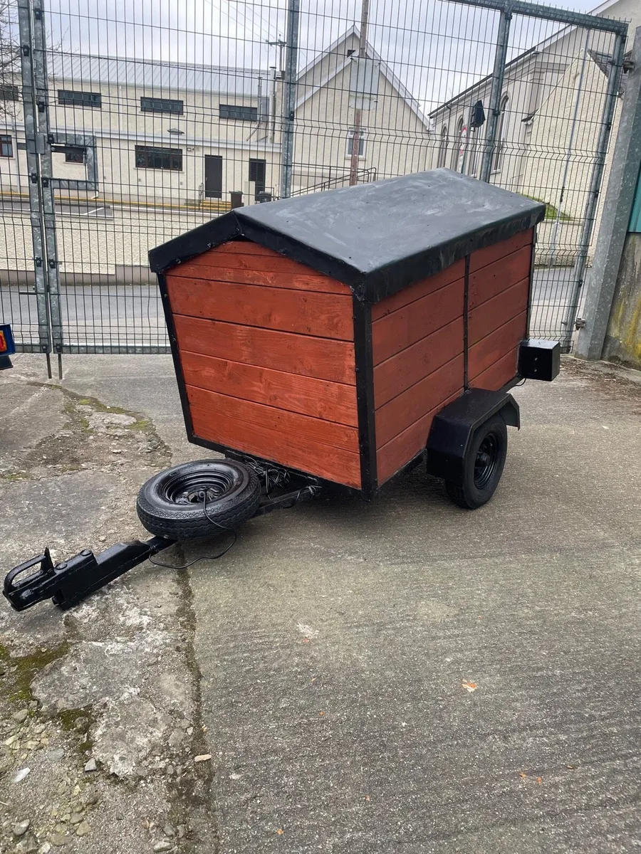 Trailer - Image 1