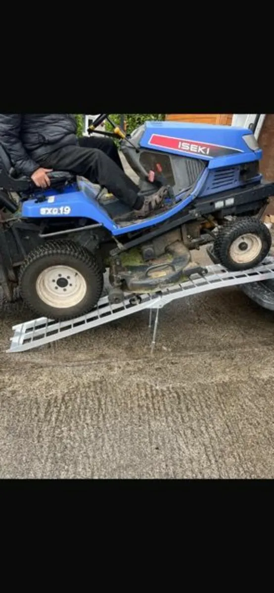 PAIR OF 7 FT ALUMINIUM FOLDABLE LOAD RAMPS 1000 kg - Image 2