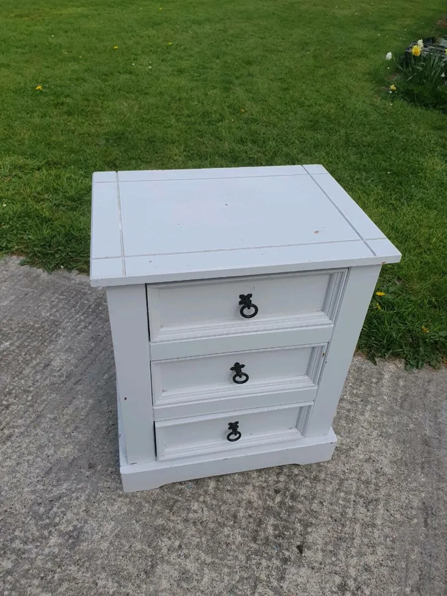 Solid wood bedside table - Image 1