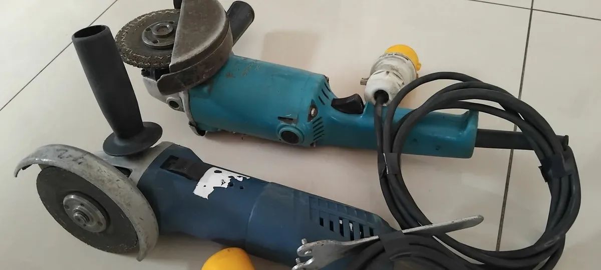 Bosch + Makita 125mm Grinders 110v - Image 3
