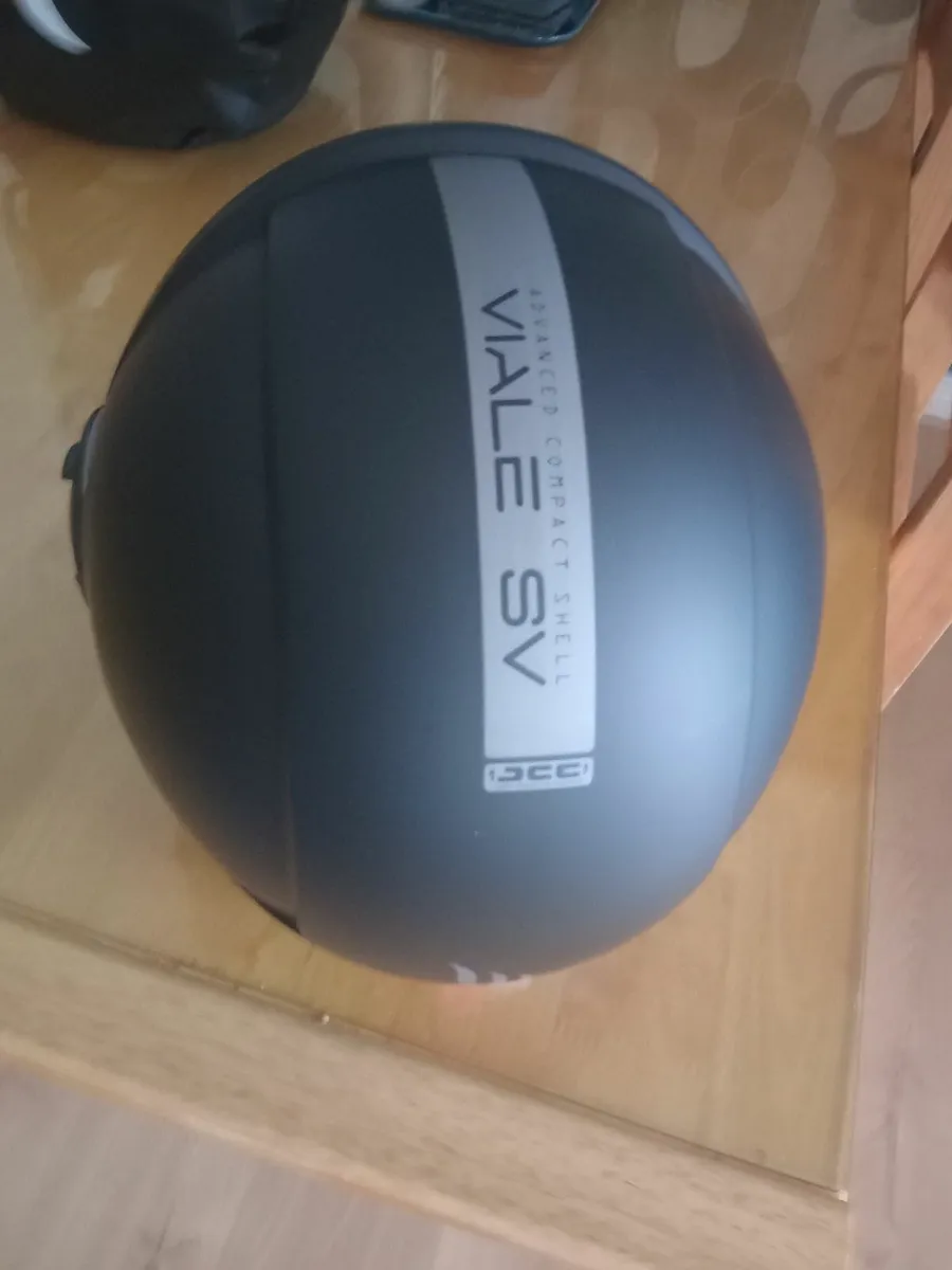 New motorcycle helmet - Image 2