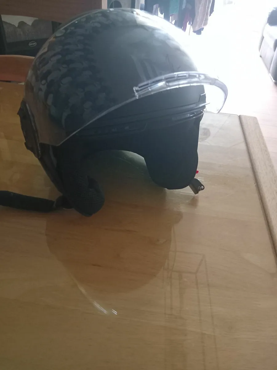 New motorcycle helmet - Image 3