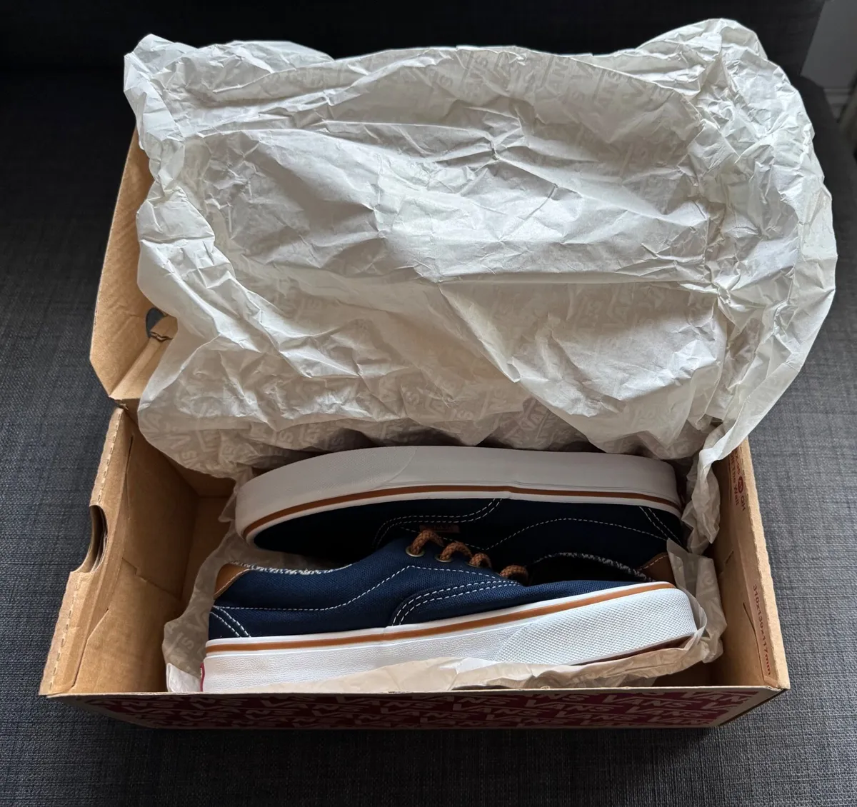 Vans sneakers size 3.5(36) - Image 2