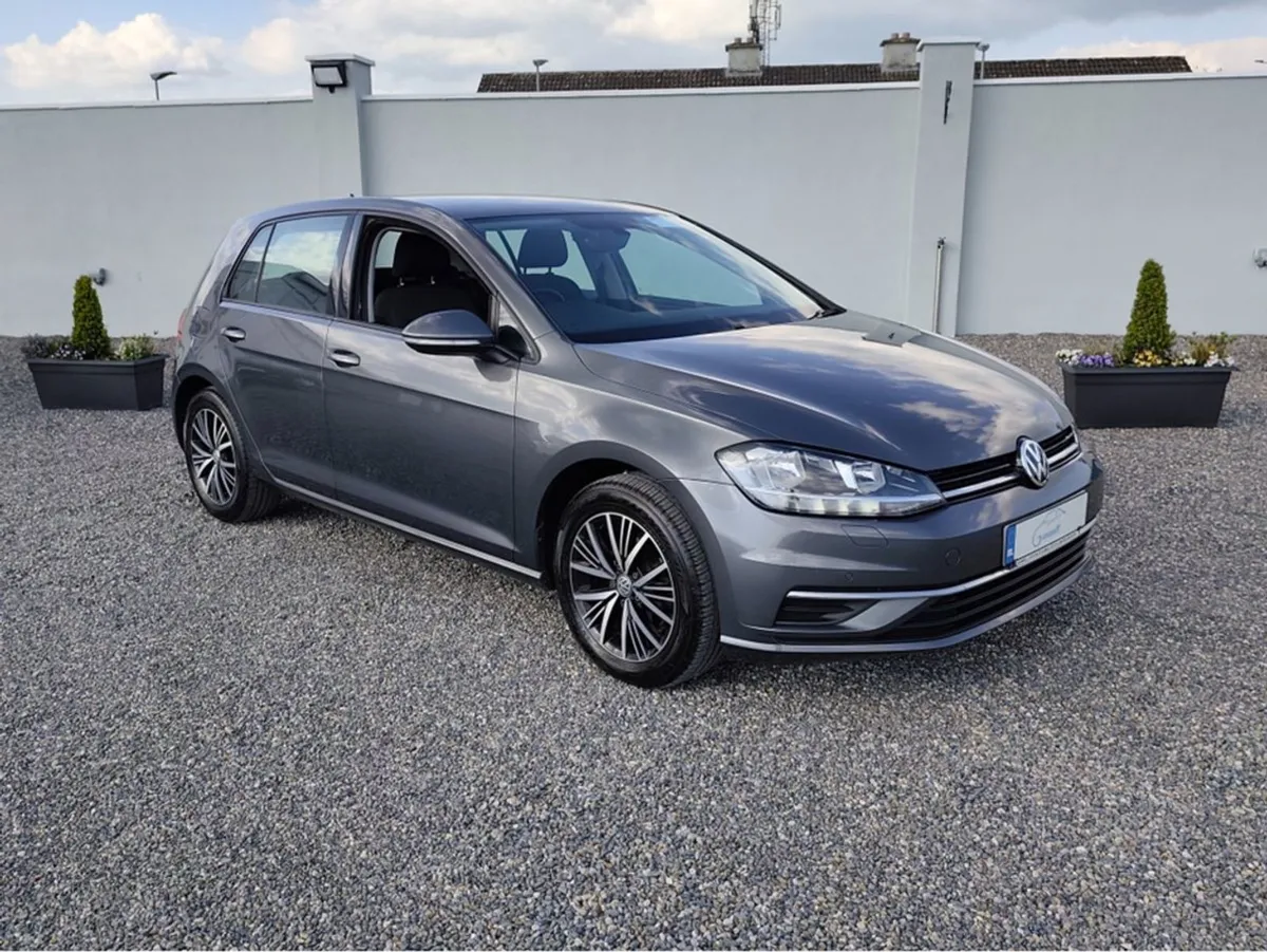 Volkswagen Golf Low Miles Manual SE Navigation TS - Image 1
