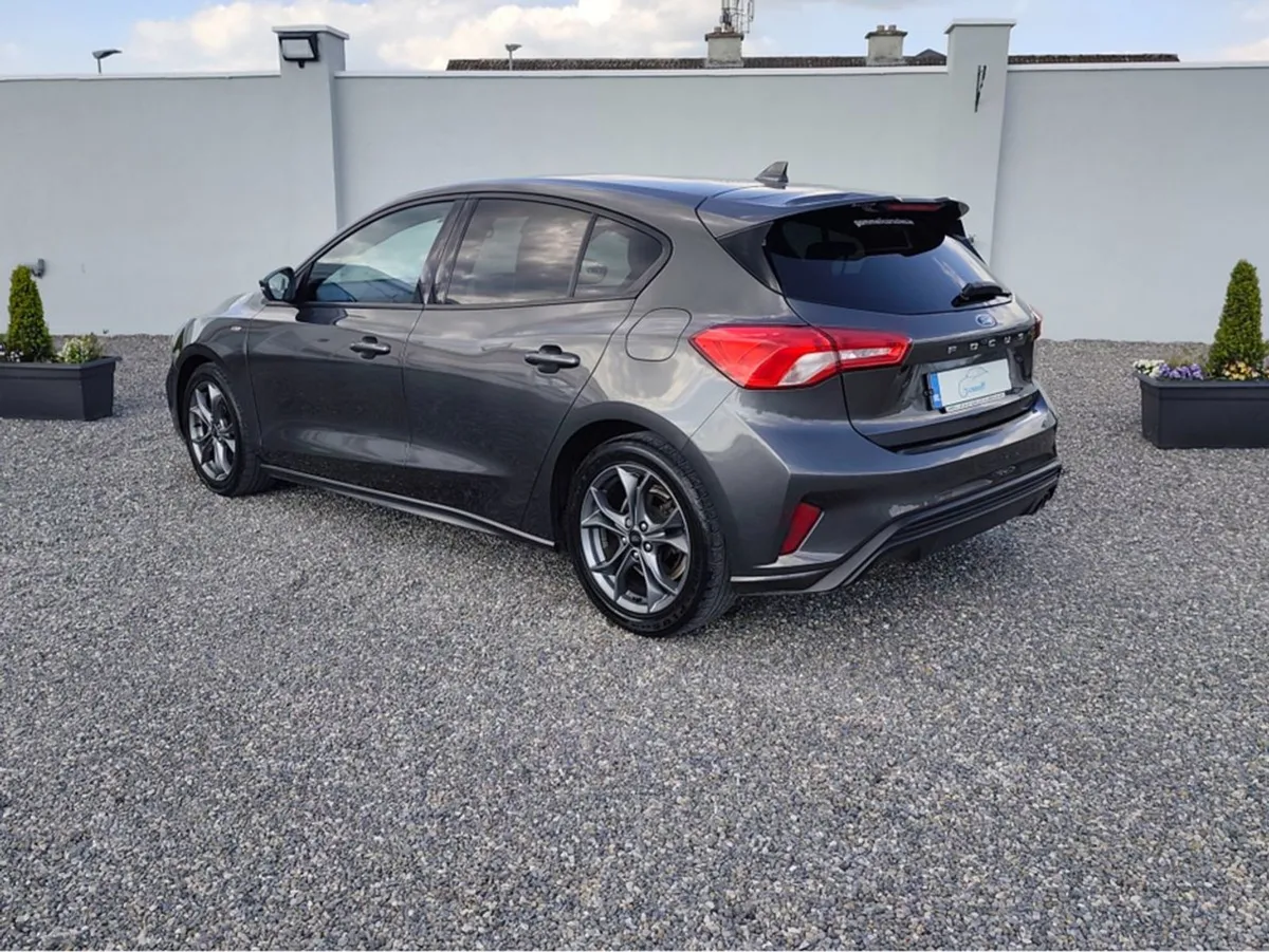 Ford Focus Low Miles St-line - Image 4
