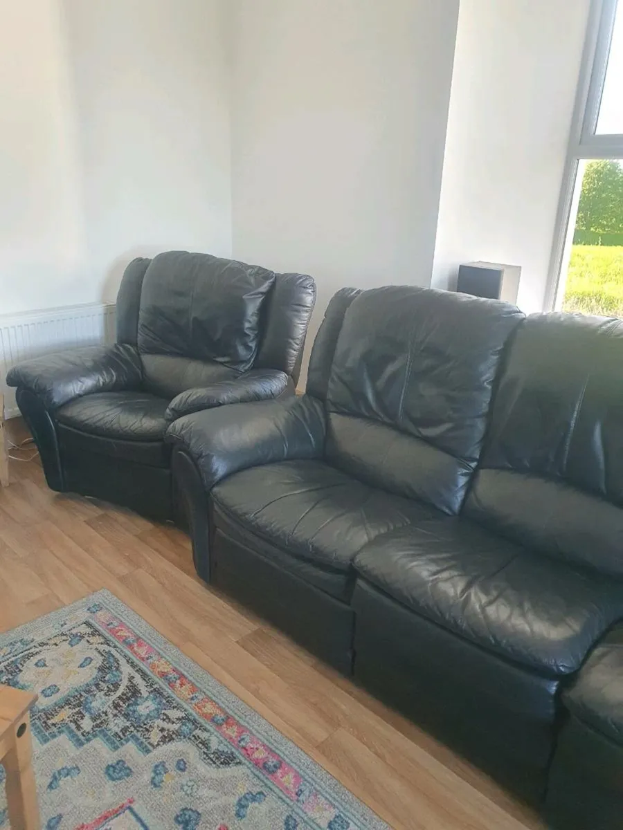 Leather suite of furniture - Image 2