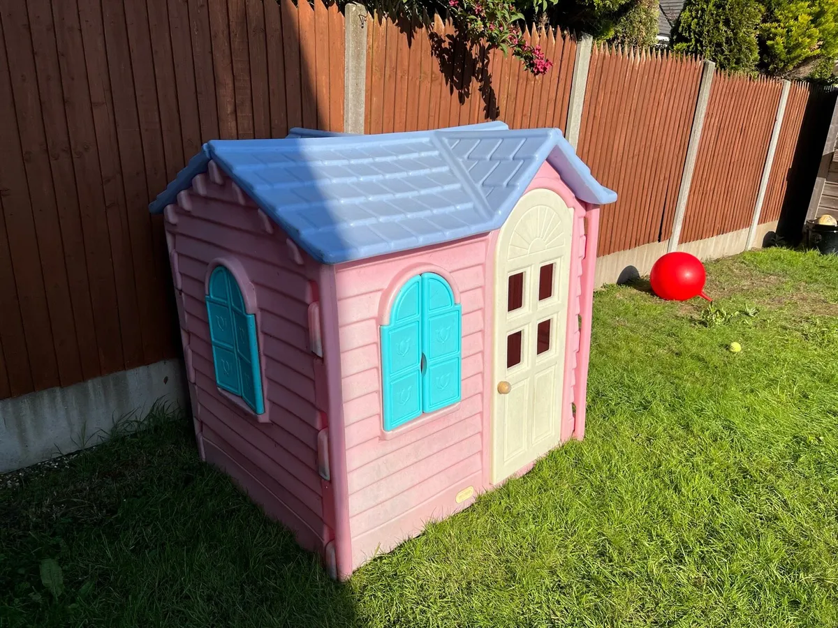Girls playhouse