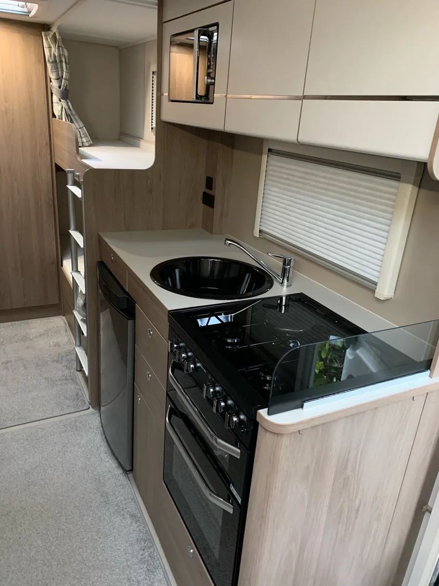 •2021 Compass Connoisseur 586• - Image 3