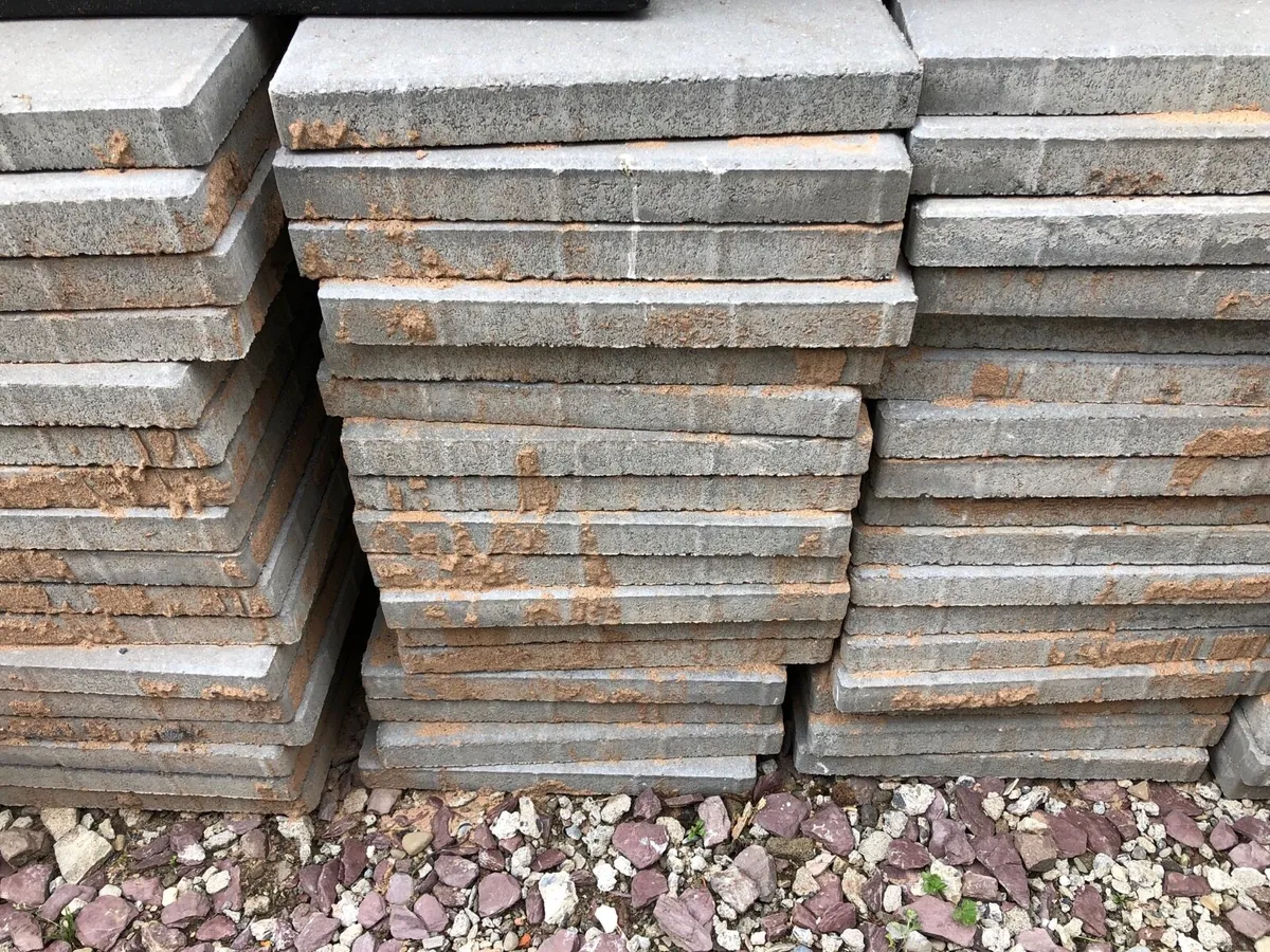 Patio slabs - Image 1