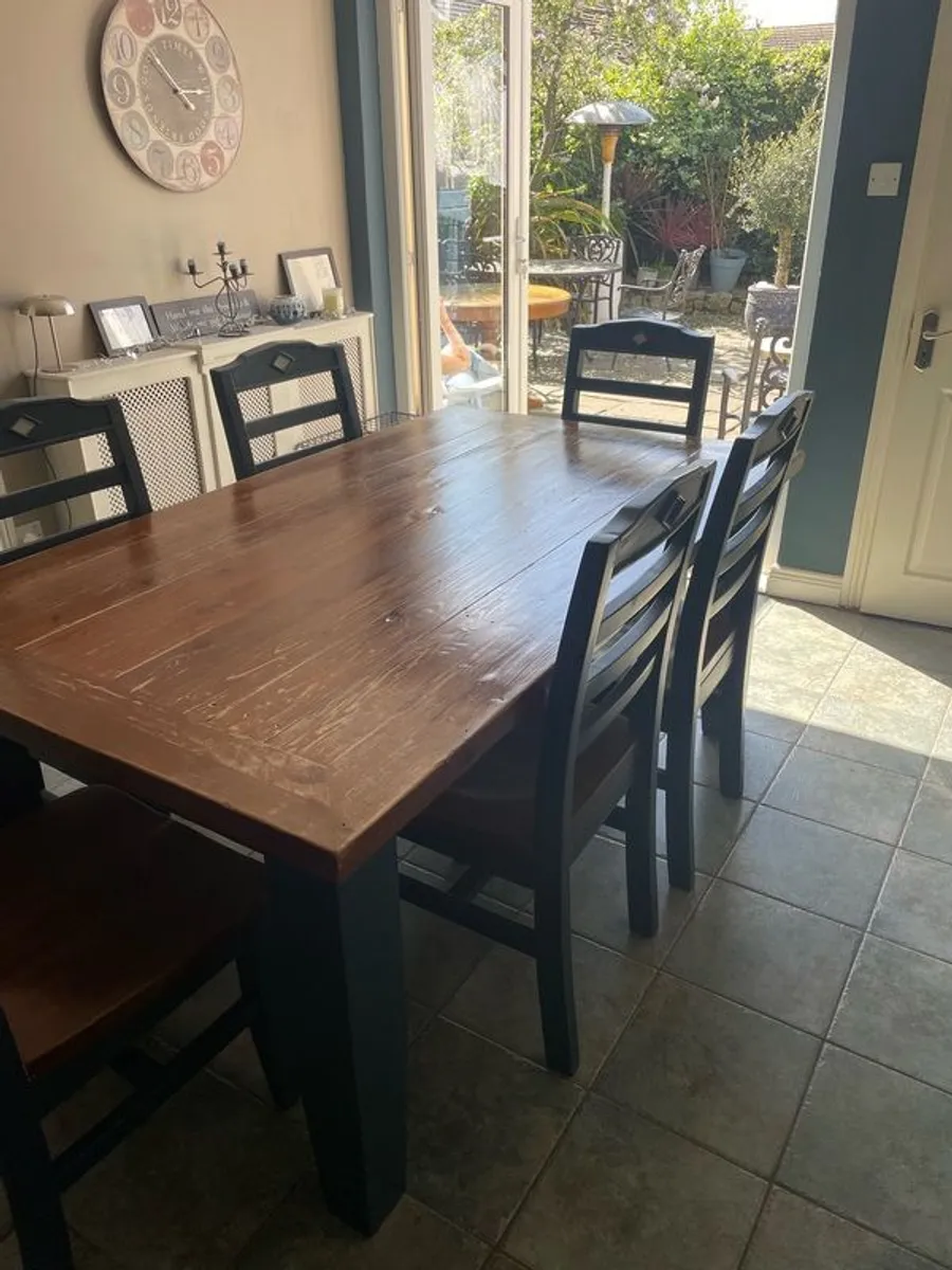 kitchen table and chairs. Legs of table can remove for transport - Image 1