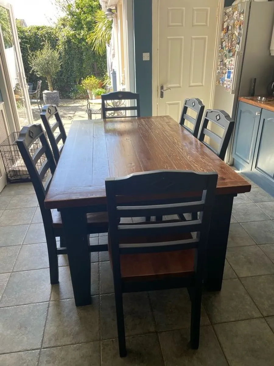kitchen table and chairs. Legs of table can remove for transport - Image 2