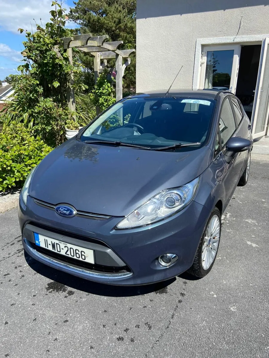 Ford Fiesta 2011 - Image 2