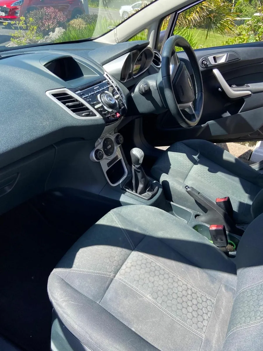 Ford Fiesta 2011 - Image 3