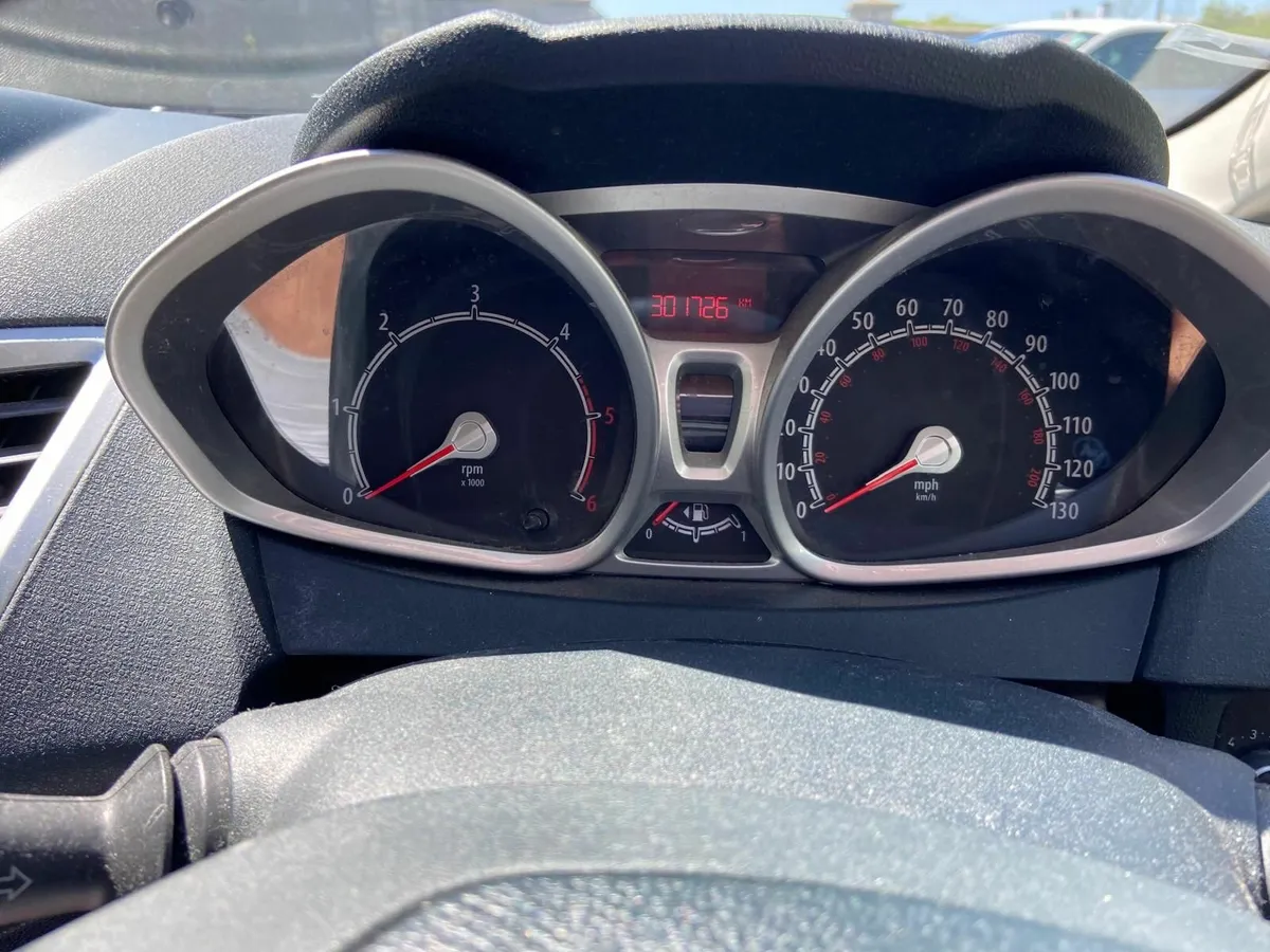 Ford Fiesta 2011 - Image 4