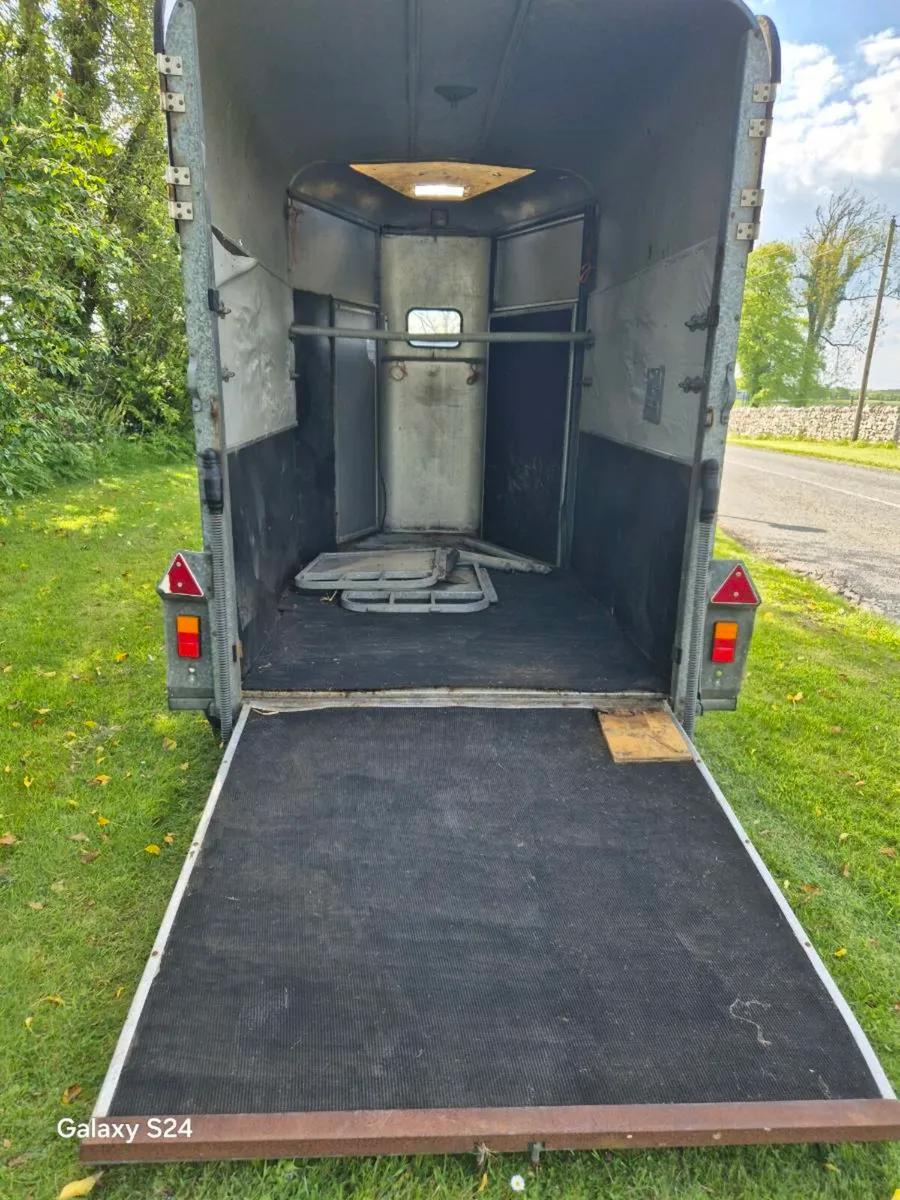 Ivor Willams Horse box - Image 4