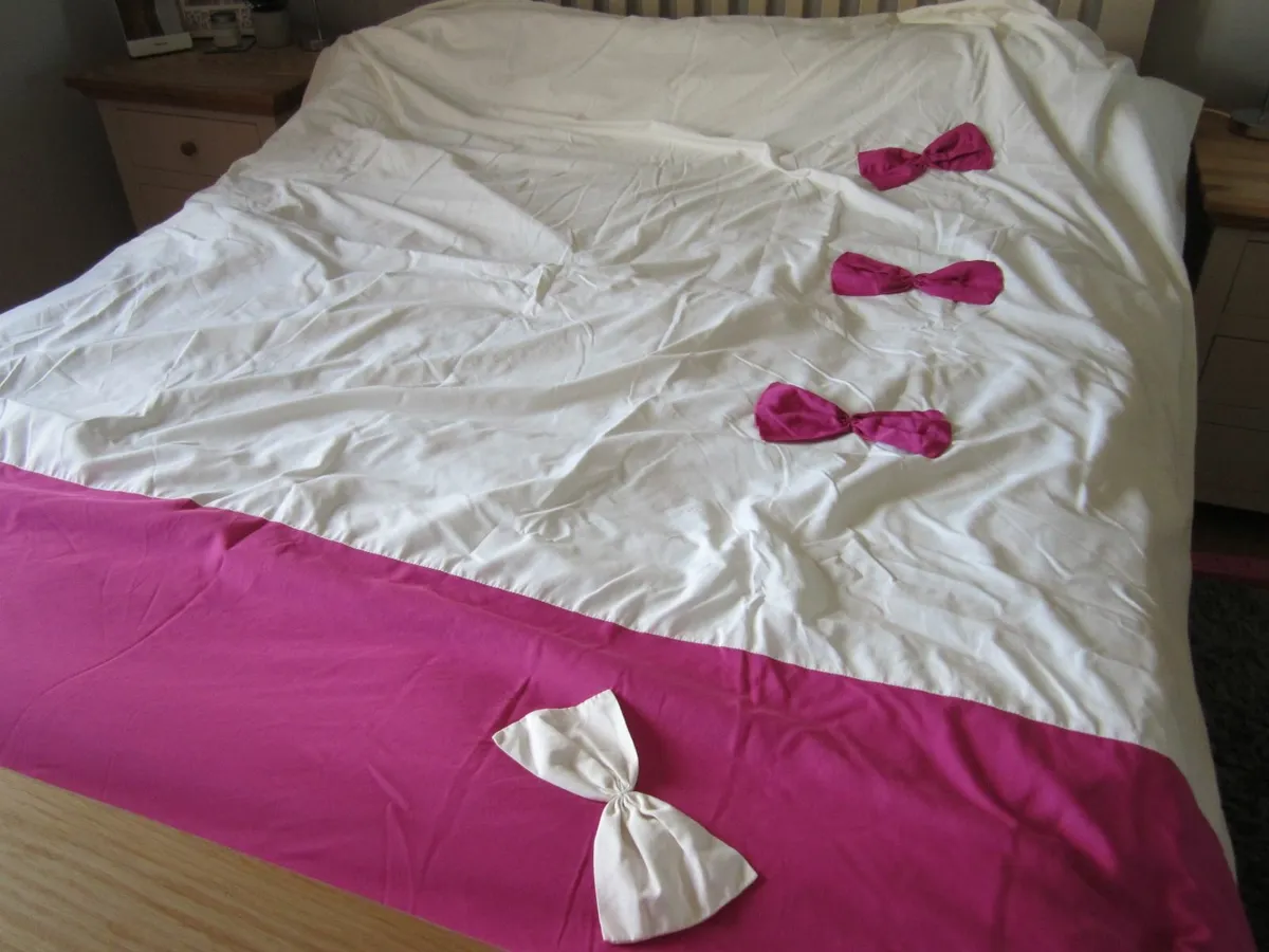 New - Duvet Cover & Pillowcovers Double - Image 3