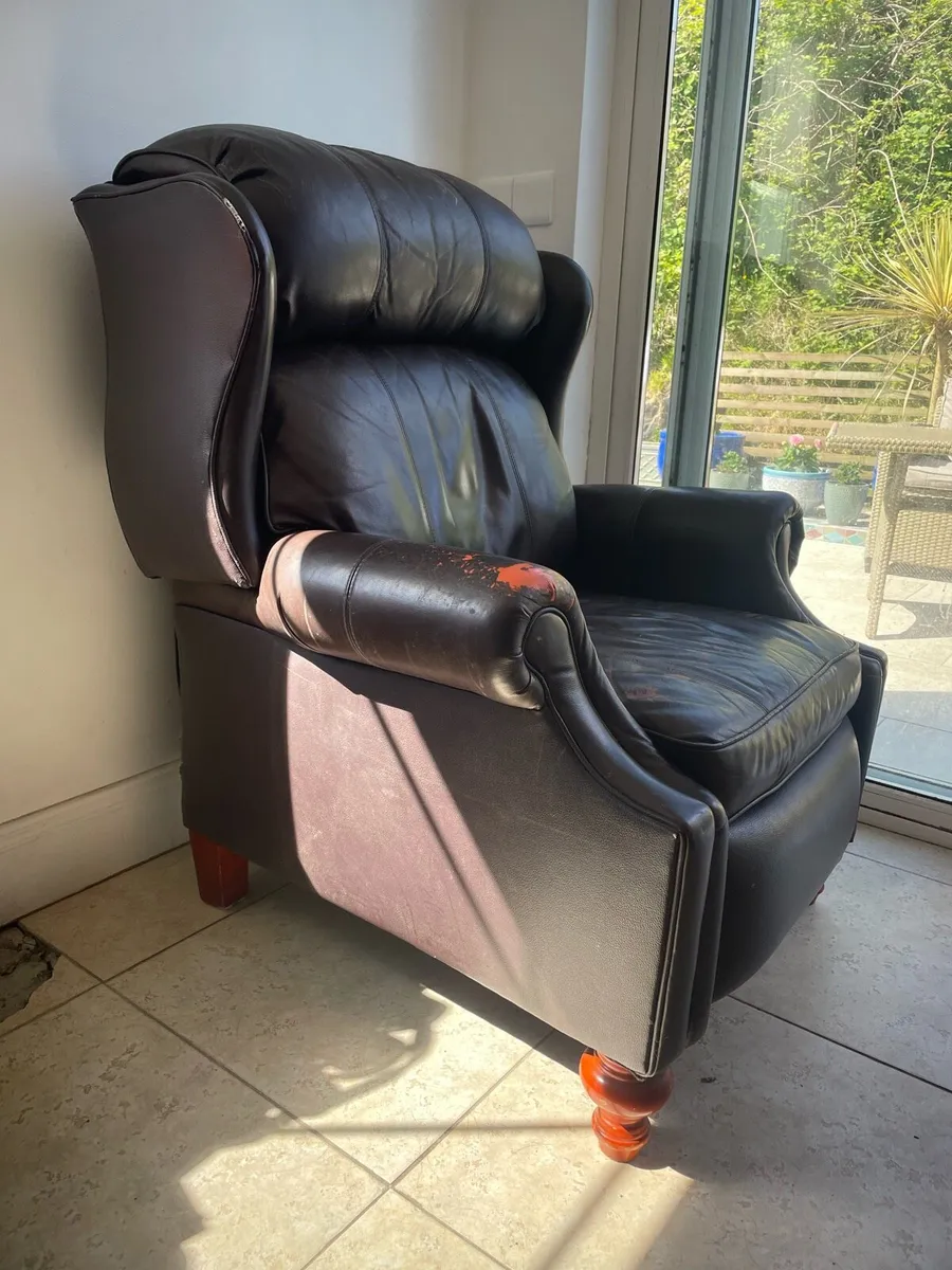 Leather reclining chair from Caseys - Image 1