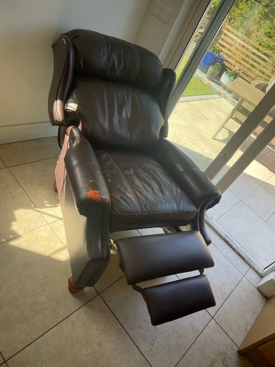 Leather reclining chair from Caseys - Image 3