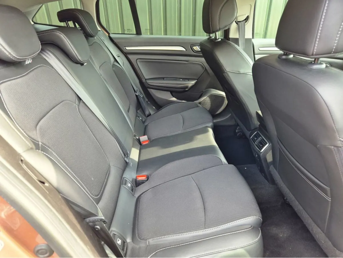 Renault Megane Sport Tourer IV ST Iconic Blue 1.5 - Image 3