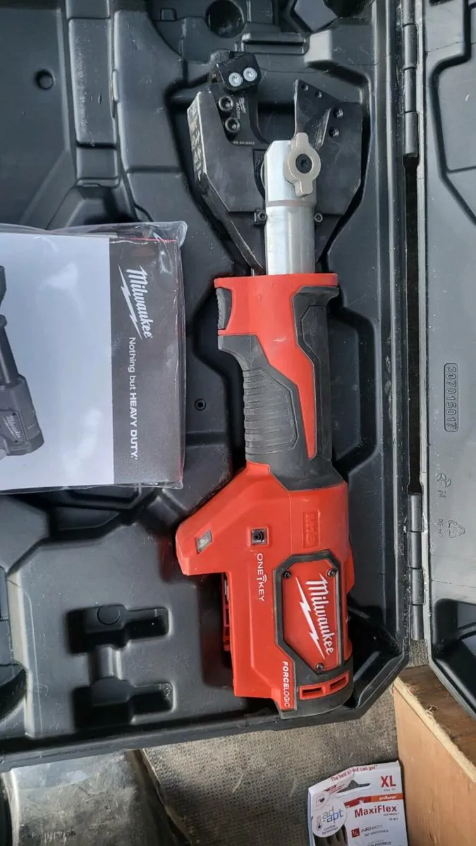 Milwaukee m18 - Image 2