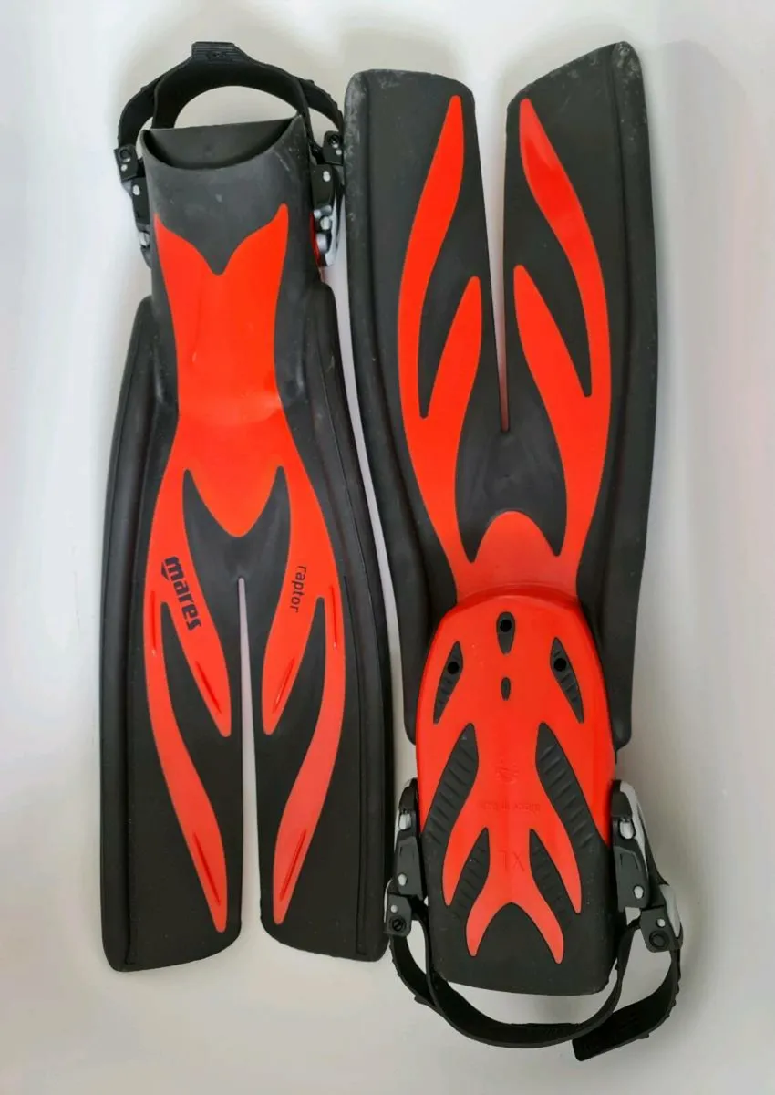 Mares Raptor Flippers - Image 1