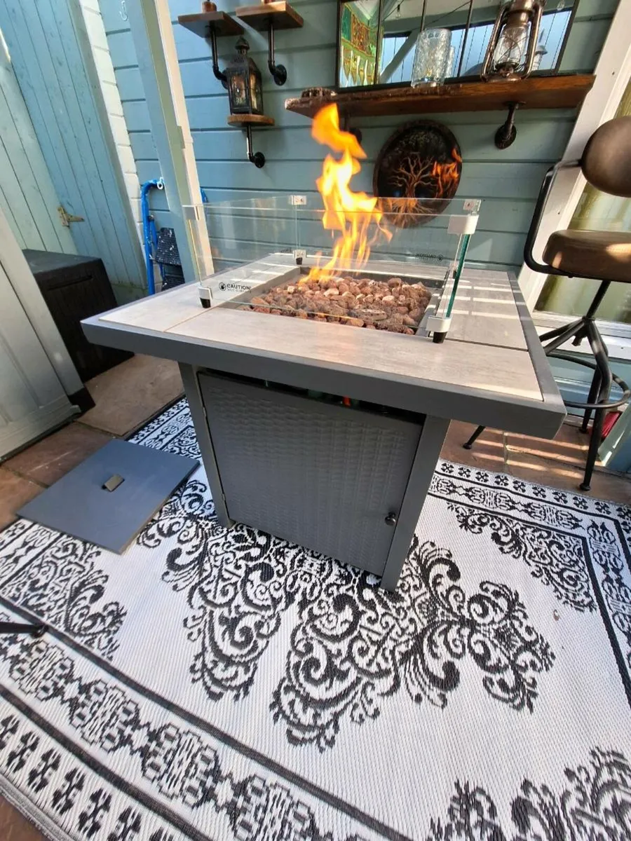 ElectriciQ Gas fire pit - Image 1