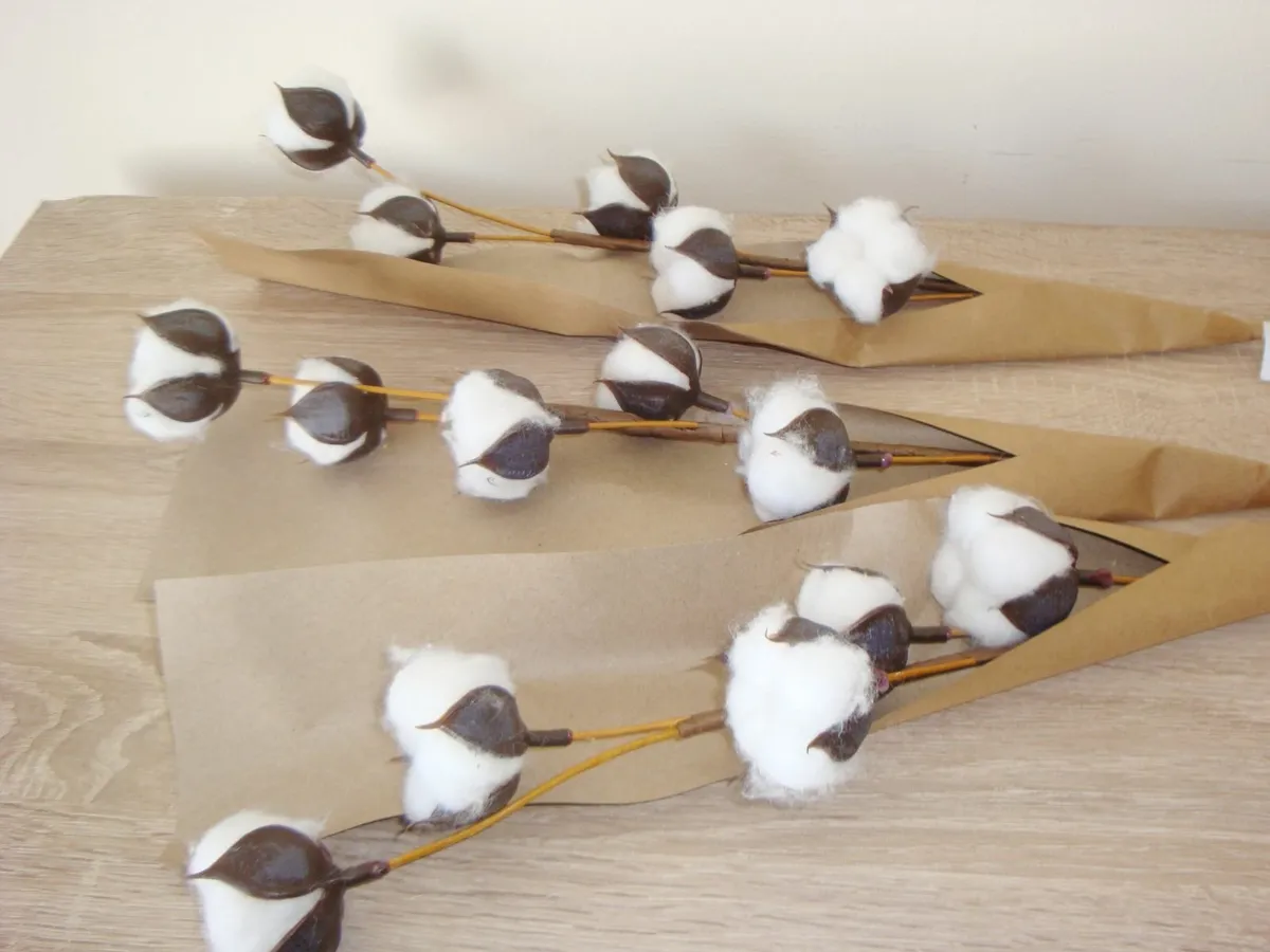 Bundle of 44 stems artificial flowers magnolia - Image 2