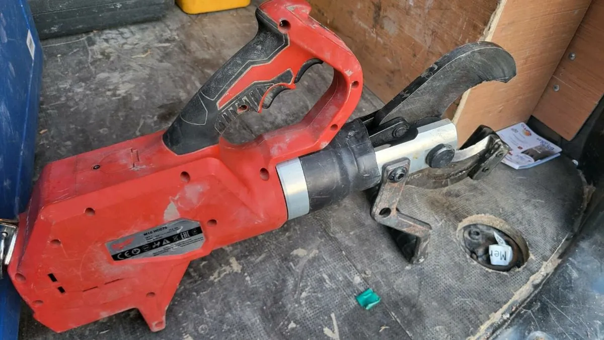 Milwaukee m18 - Image 1