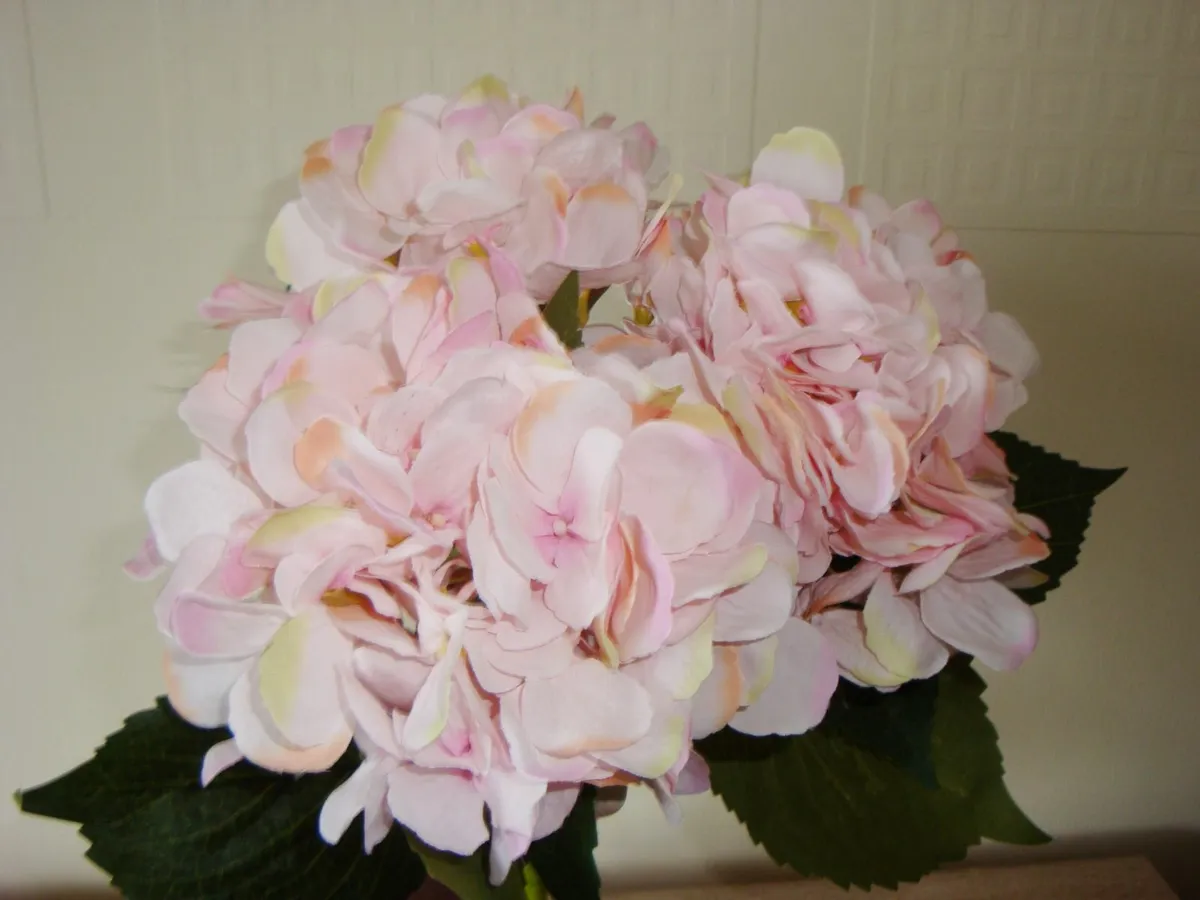 Three pink hydrangea stems - NEW - Image 1