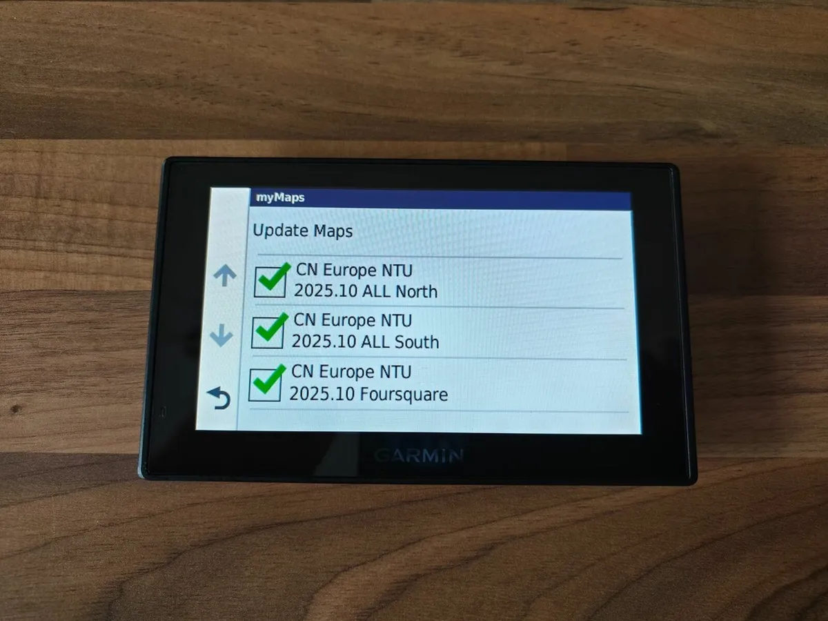 Garmin TRUCK / COACH sat nav with EIRCODES - Image 1