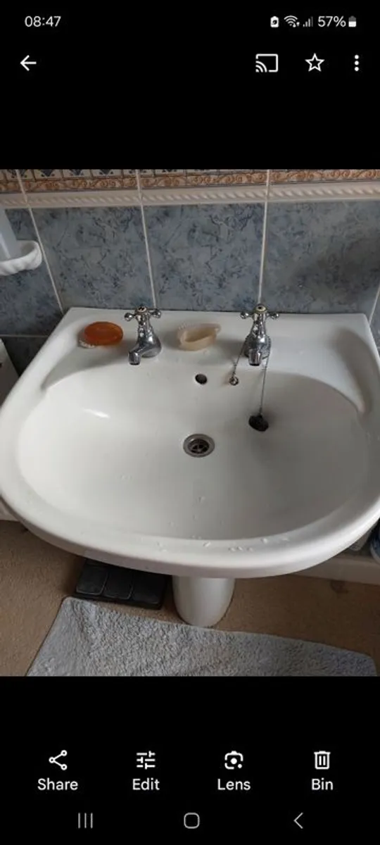 Basin and Pedestal - Image 1