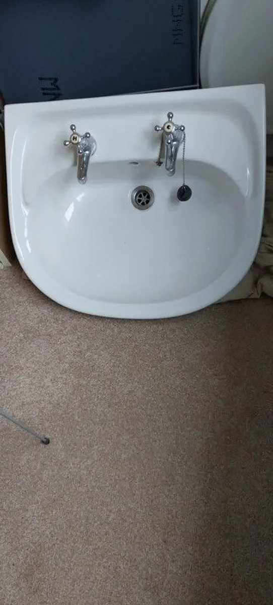 Basin and Pedestal - Image 3