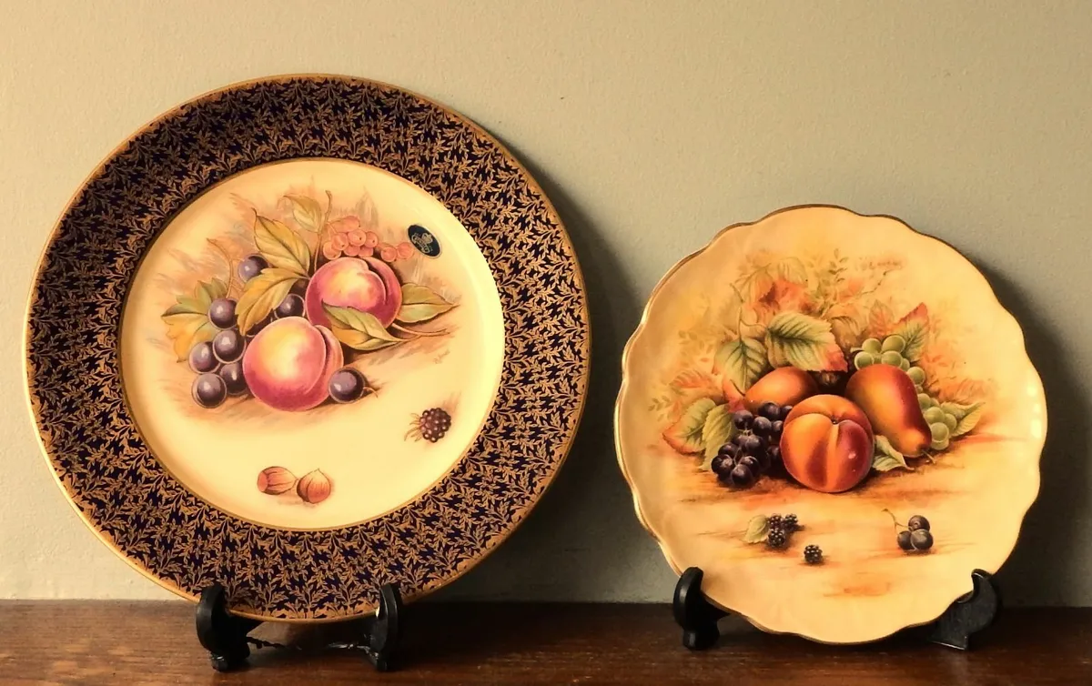 2 Aynsley Fine Bone China Plates - Image 1